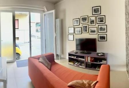 Piccolo Loft In Centro Asti Lägenhet Exteriör bild