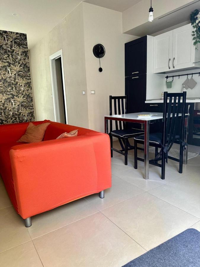 Piccolo Loft In Centro Asti Lägenhet Exteriör bild