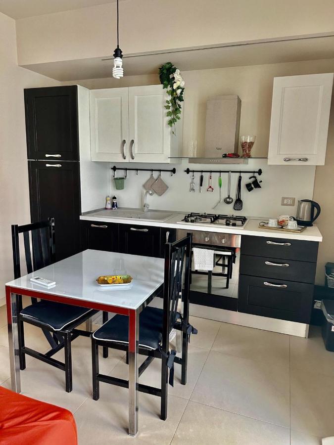 Piccolo Loft In Centro Asti Lägenhet Exteriör bild